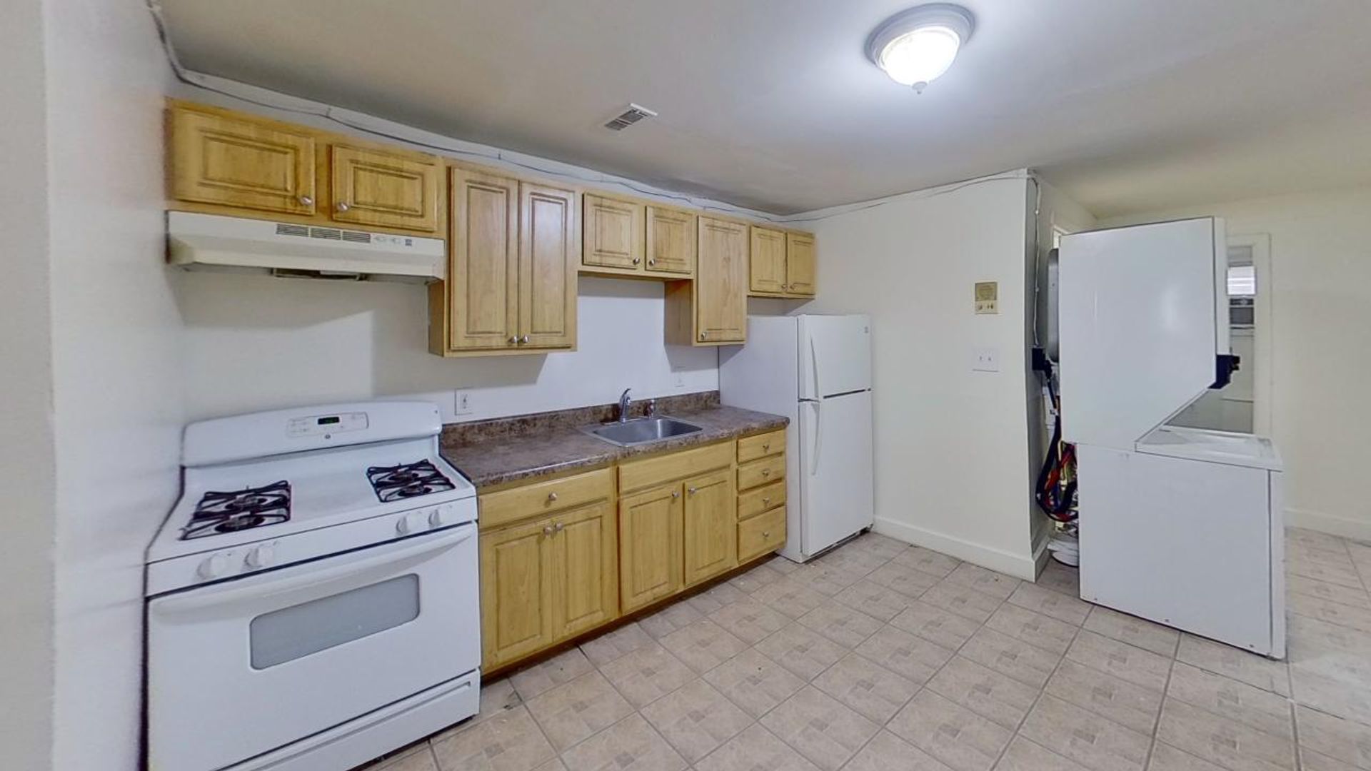 Baltimore Apartment: 38 W Biddle Street