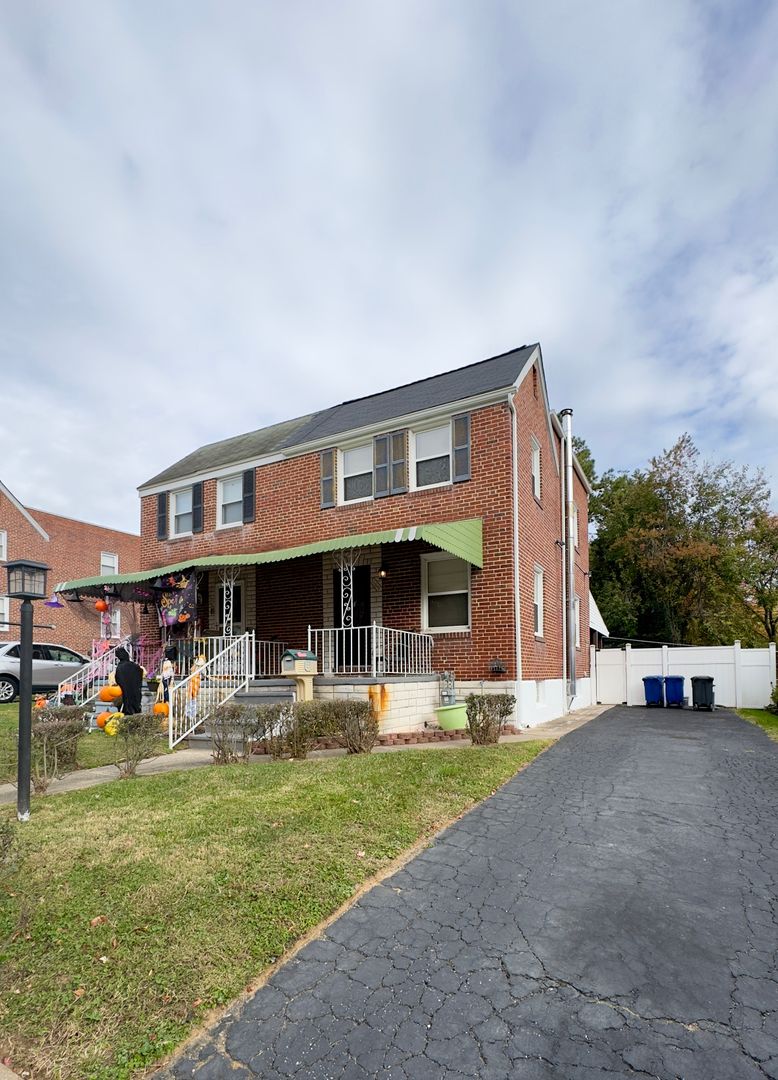 Baltimore House: 7169 Greenwood Ave
