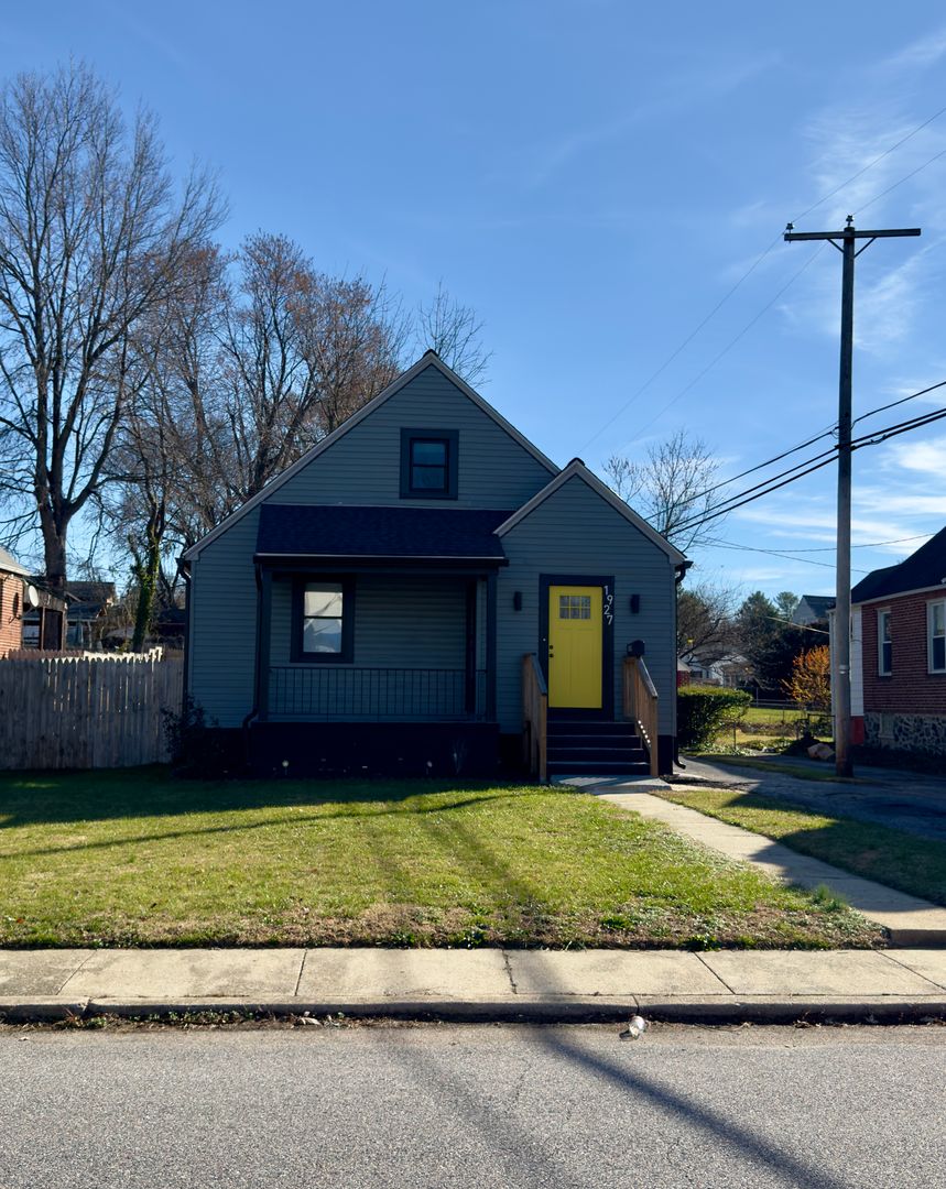 Baltimore House: 1927 Englewood Ave