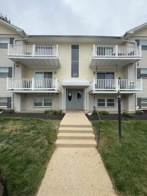 Charming 3 Bedroom/2 Bathroom Apartment in Cockeysville, MD! – photo 1