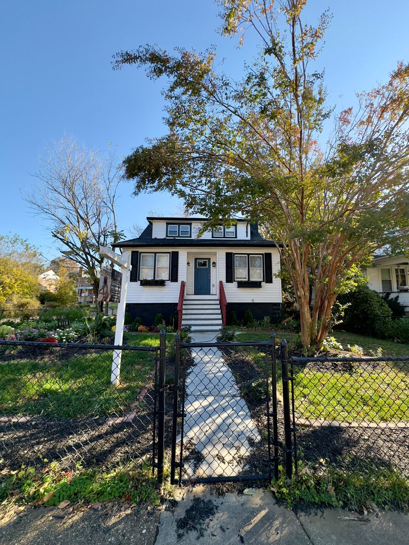 Baltimore House: 111 Mallow Hill Rd