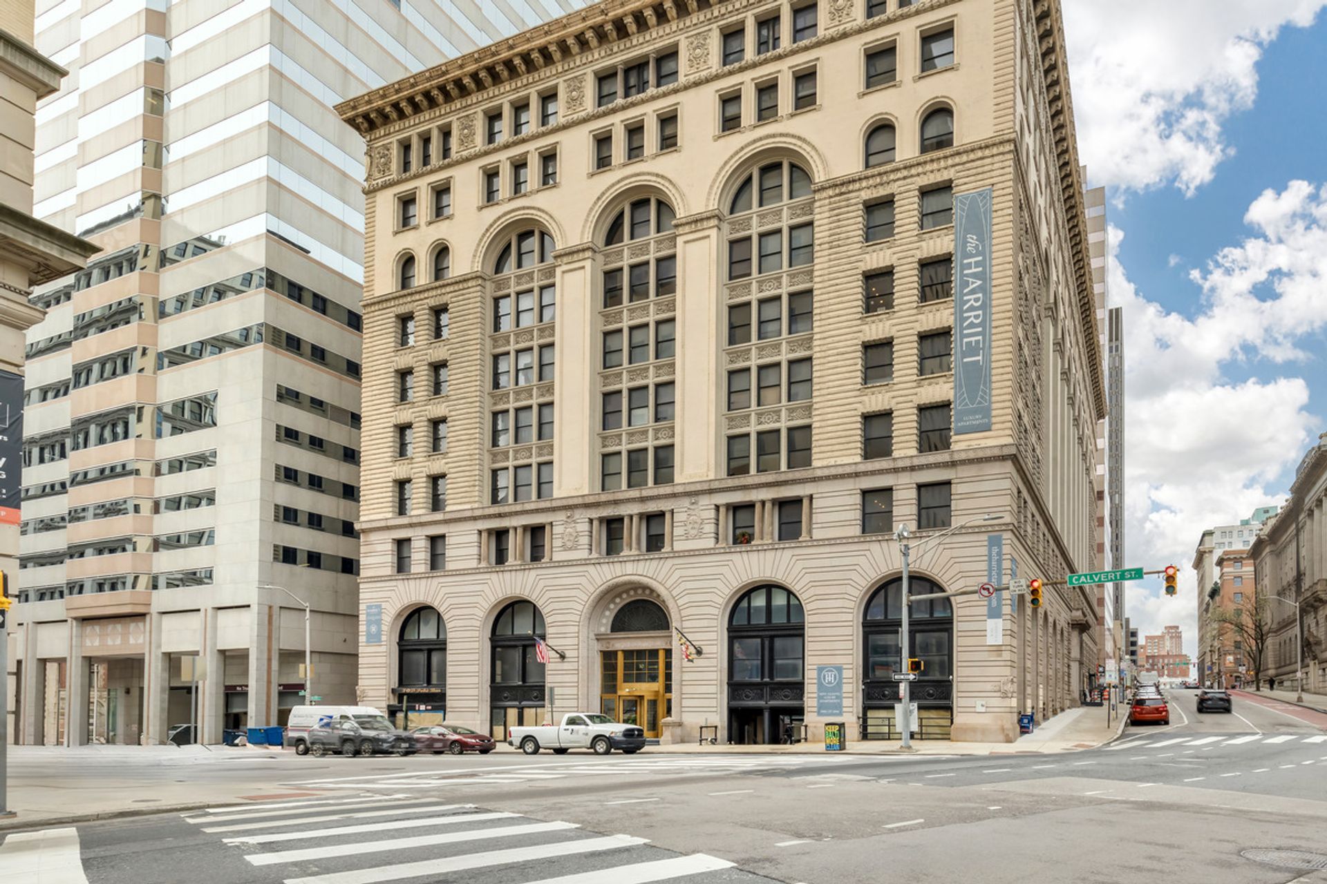 Baltimore Apartment: 10 N Calvert St
