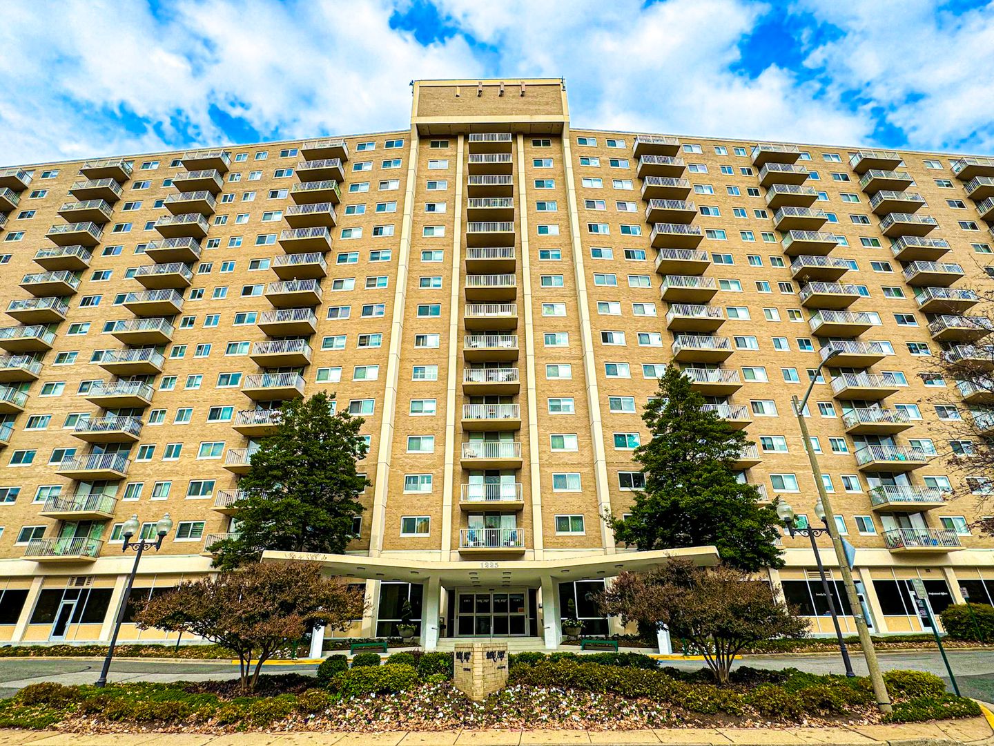 Alexandria House: 1225 Martha Custis Dr #801