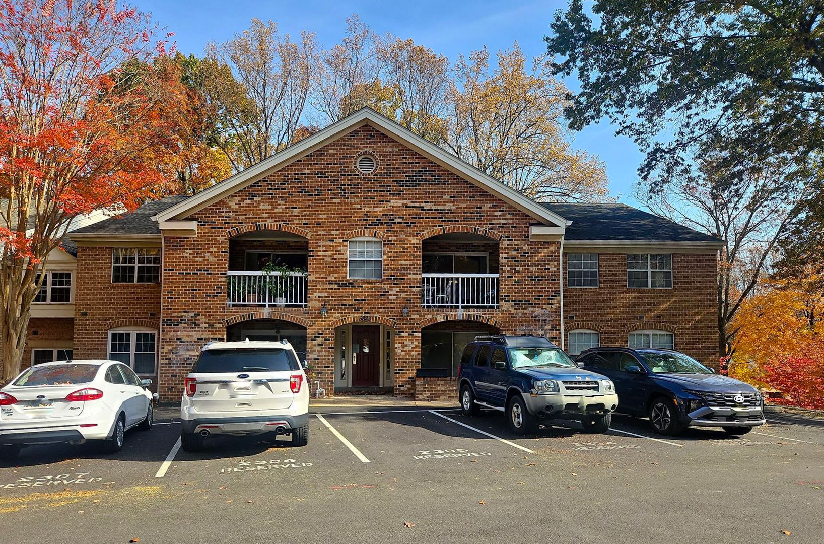 Burke House: 5823 Cove Landing Rd #203