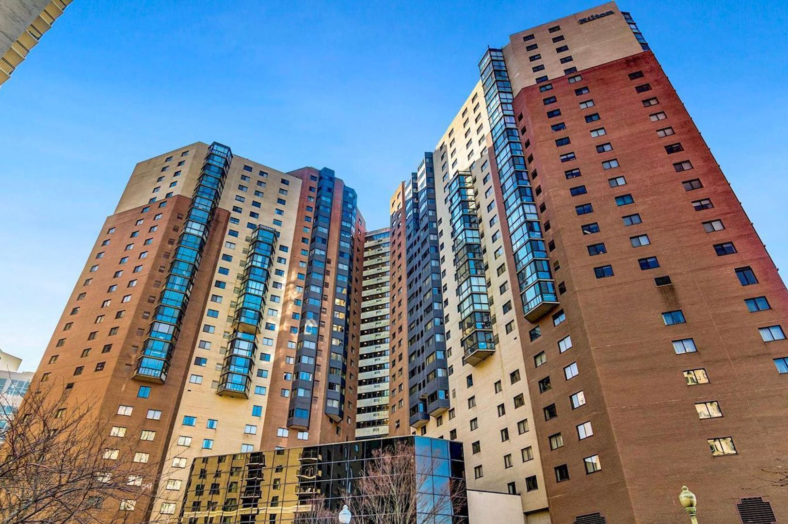 Arlington House: 900 N Stafford St #1916