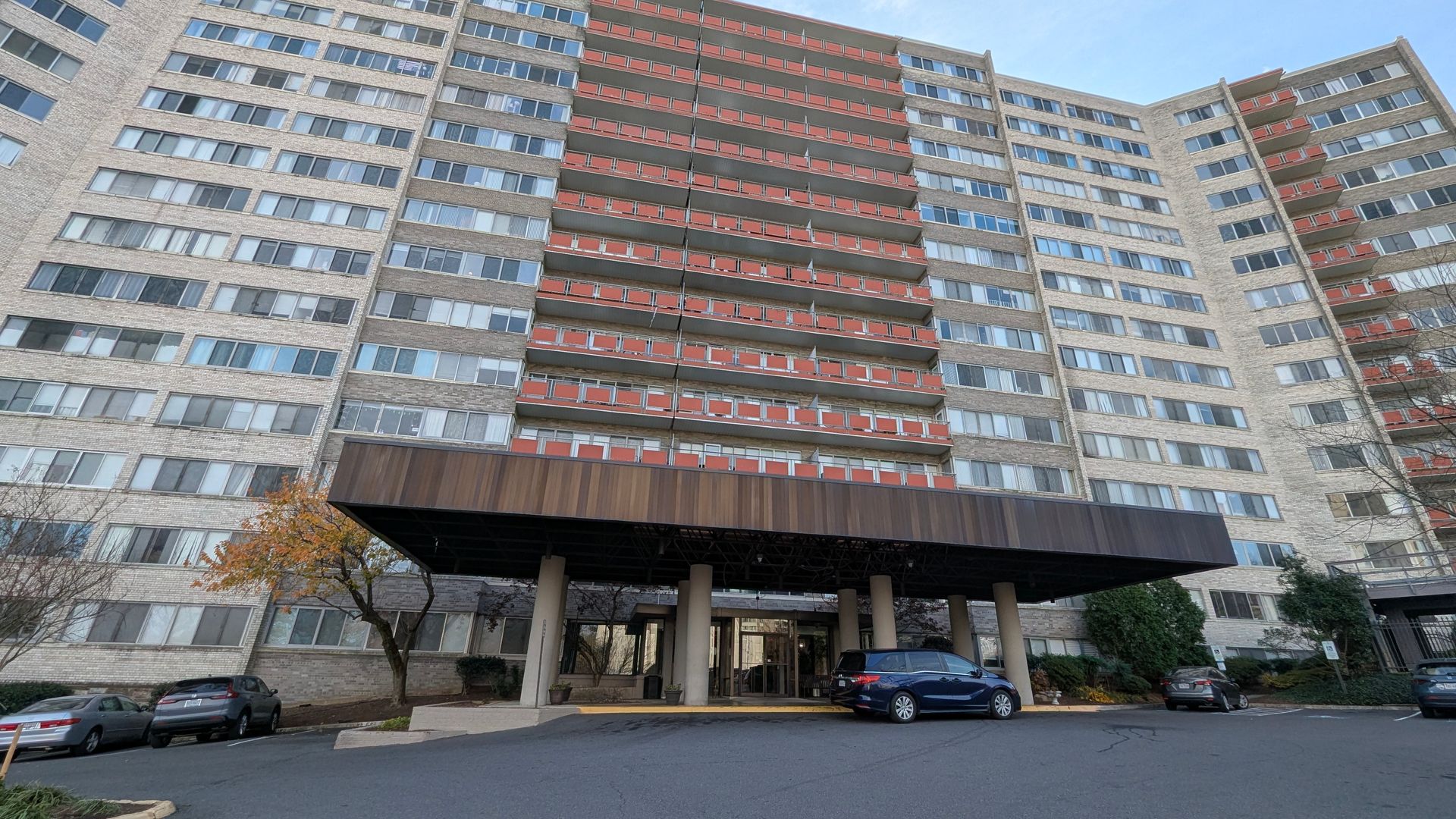 Alexandria Condo: 5340 Holmes Run Pkwy #1516