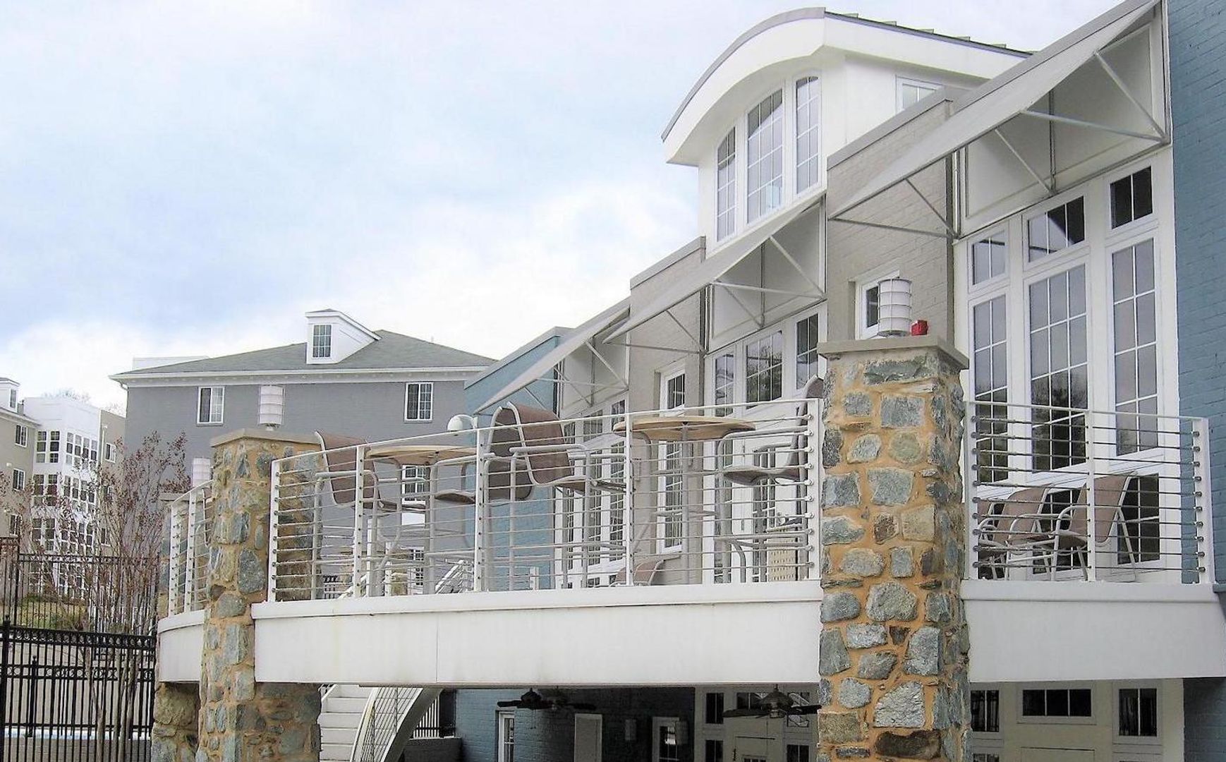 ARLINGTON Condo: 4151 FOUR MILE RUN DR S #204