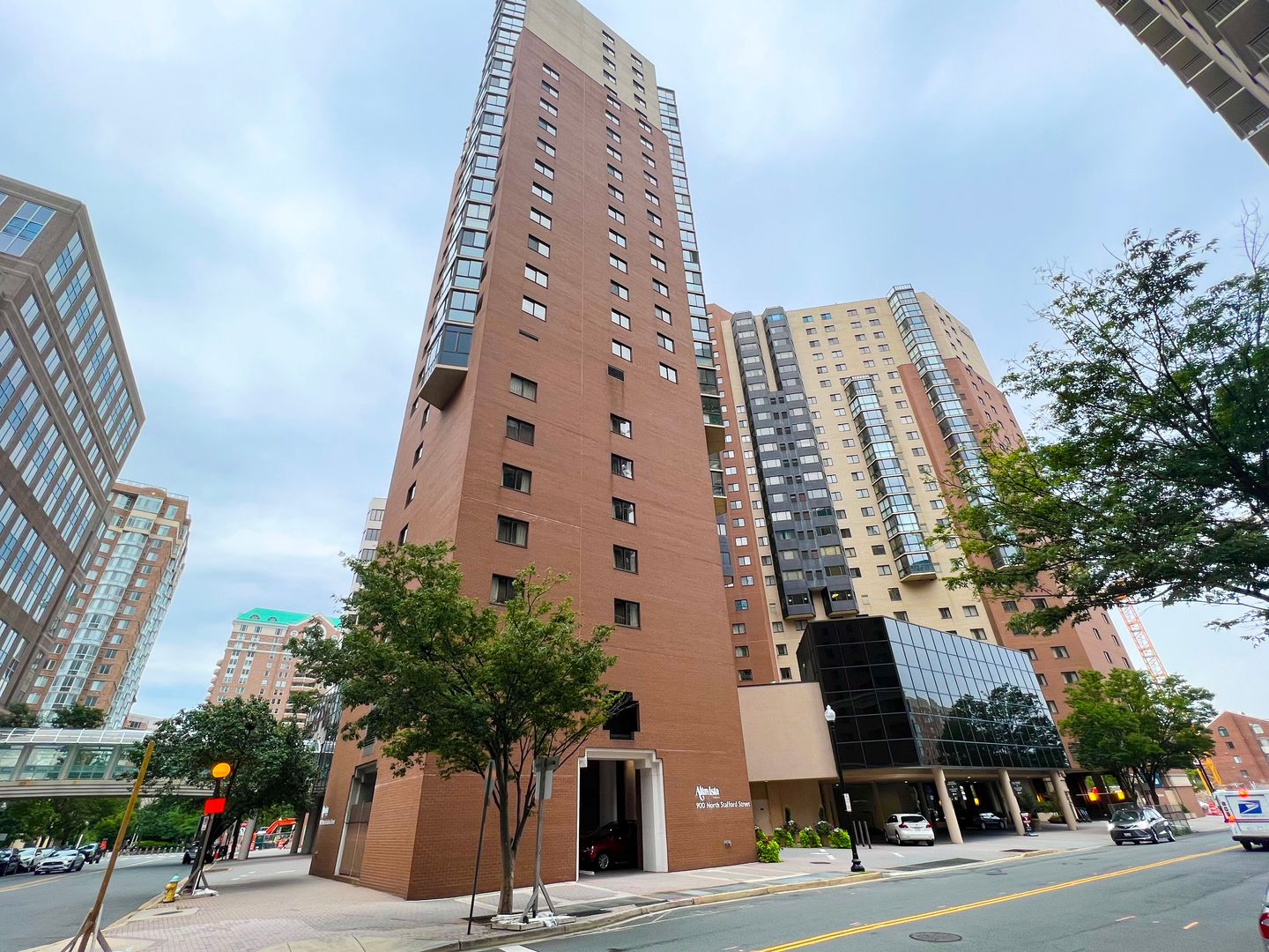 Arlington Condo: 900 N Stafford St APT 1710