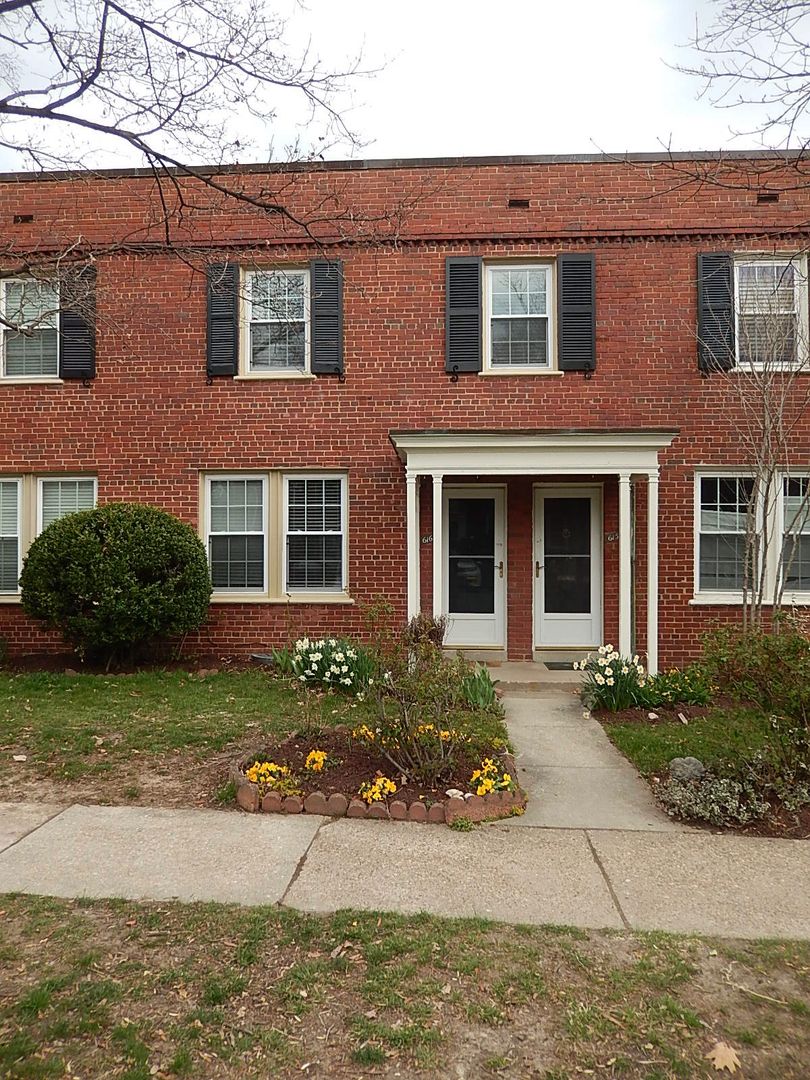 ARLINGTON House: 2601 16TH STREET, S. #616