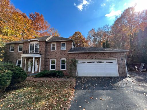 6001 River Forest Dr, Manassas, VA 20112