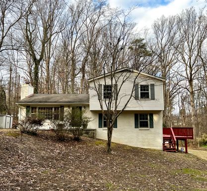 Tranquil 4 Bedroom 2.5 Bathroom on 1.5 Acres in Langley High School District In Great Falls