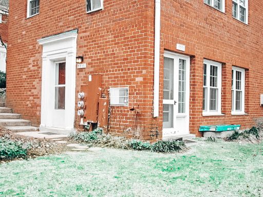 Beautifully Renovated 2 Bedroom 1 Bathroom Townhouse-Style Condo In Very Desirable Parkfairfax Community – photo 1