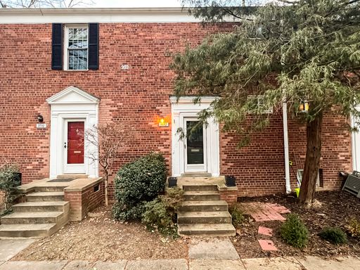 Delightful 1 Bed 1 Bath Unit In Historic Parkfairfax – photo 1