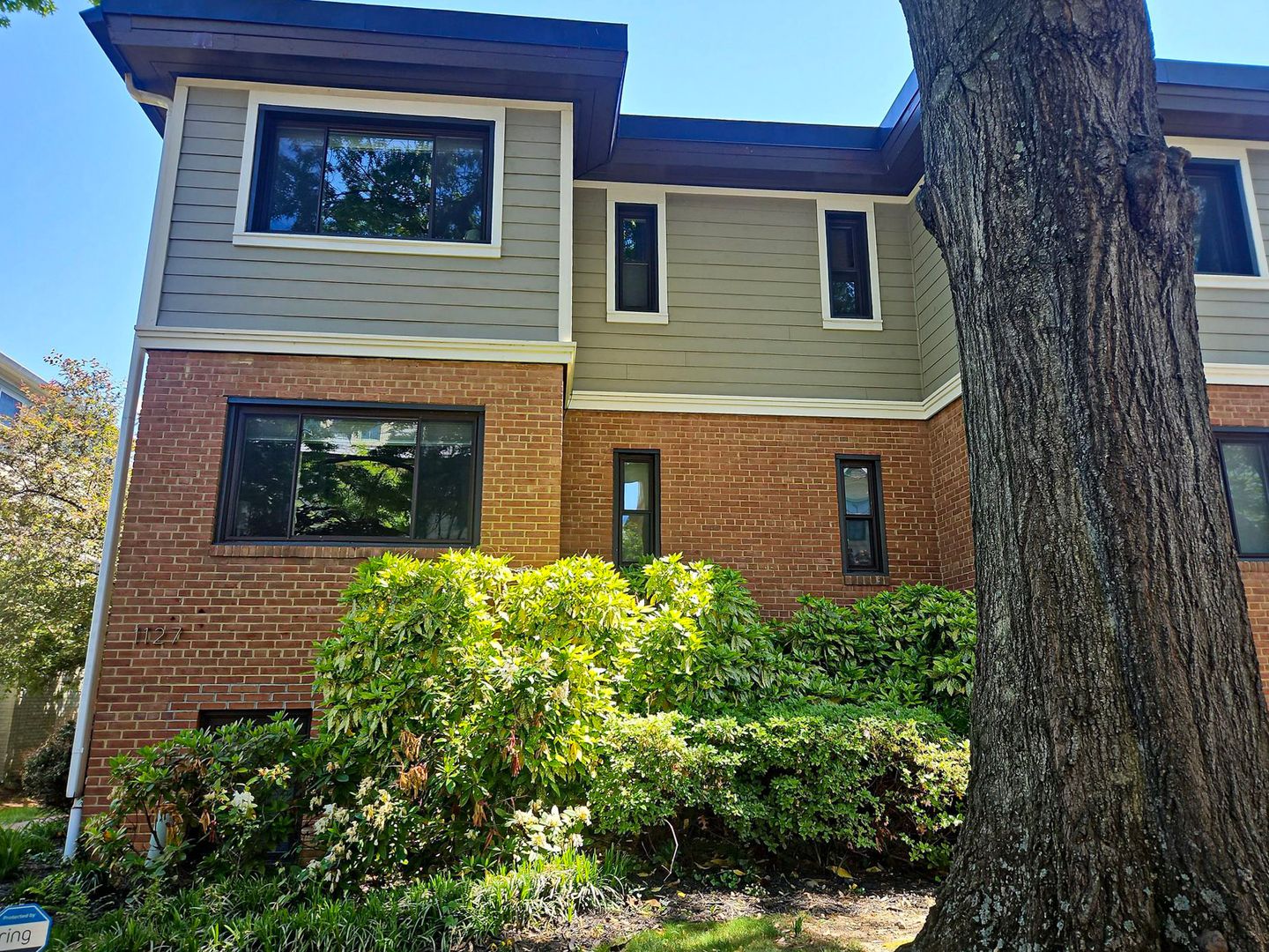 Arlington Condo: 1127 Stuart St N #1