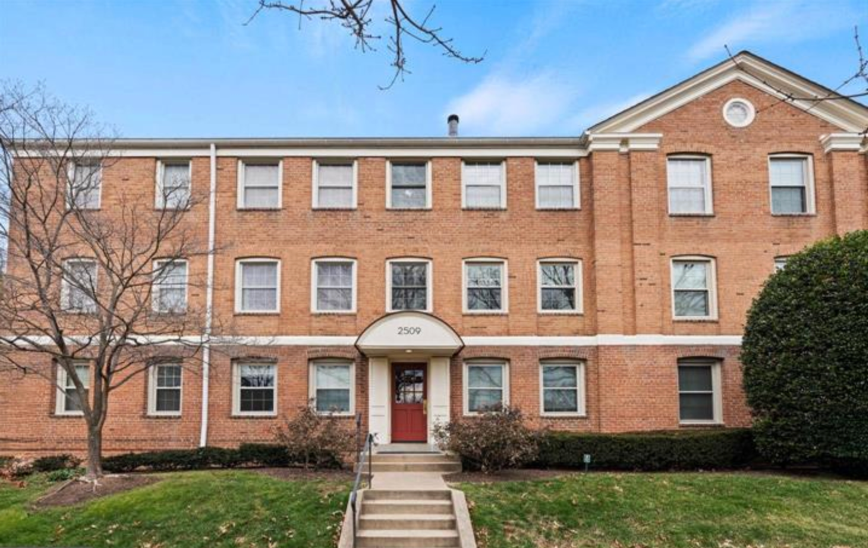 Arlington House: 2509 Arlington Blvd #102