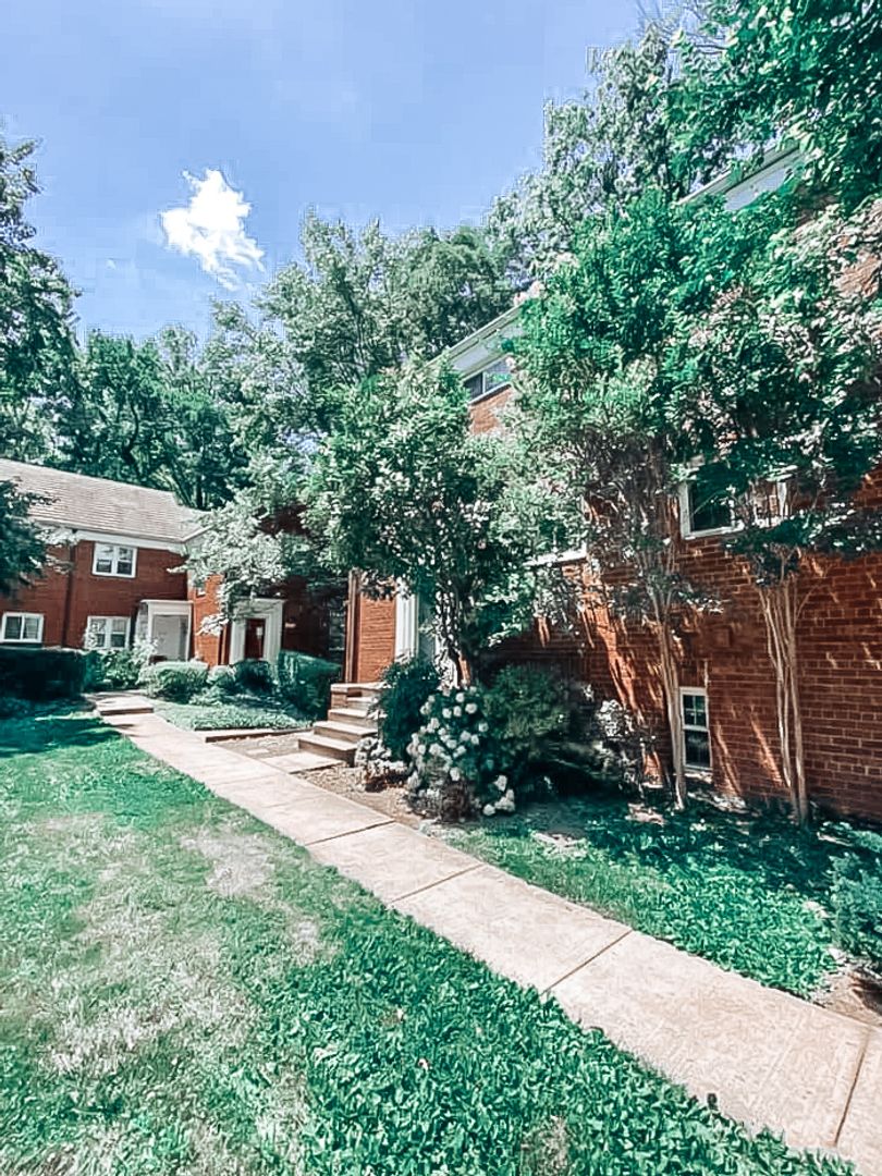 Alexandria House: 1258 Martha Custis Dr
