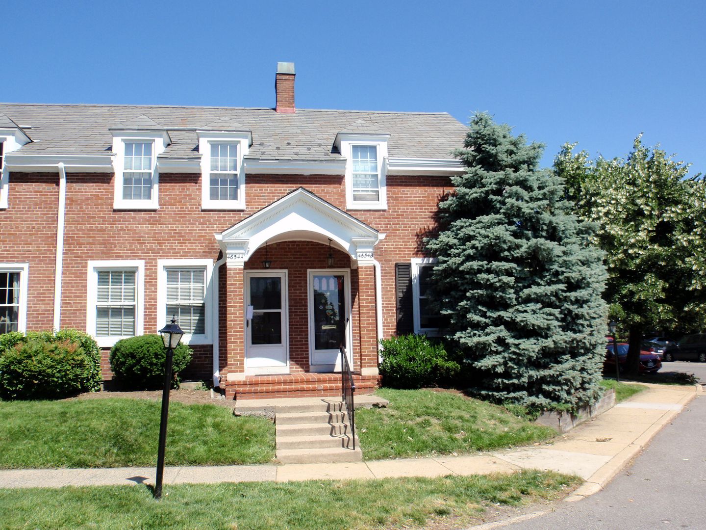 ARLINGTON House: 4654-B 36TH ST. S.