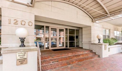 Bright And Spacious 1 Bed 1 Bath Condo With Balcony In Vibrant Braddock Place – photo 1
