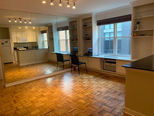 Charming 1 Bed 1 Bath Mid-Rise Condo In West End - Between Dupont Circle & Foggy Bottom – photo 1