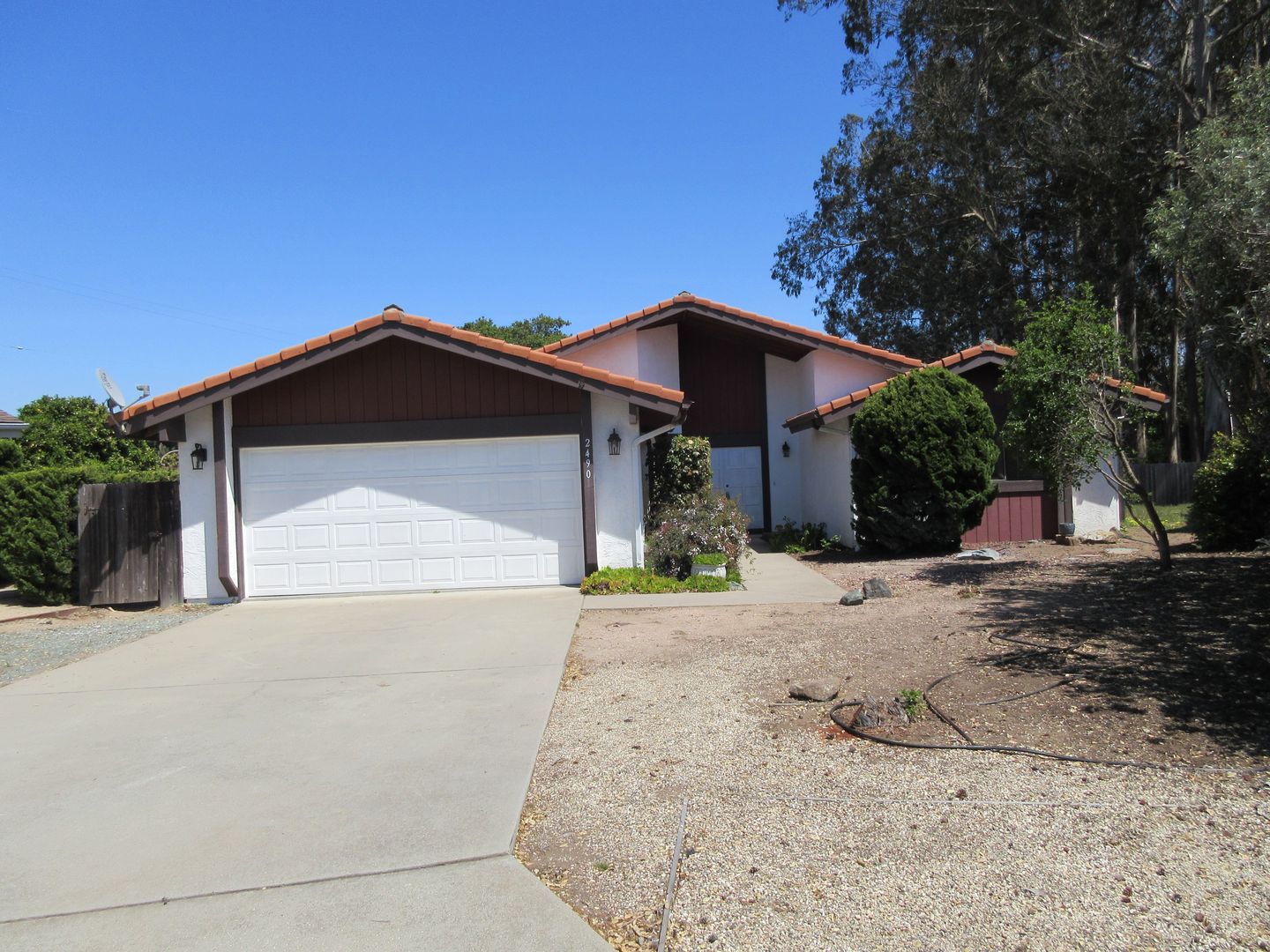 Los Osos House: 2490 Tierra