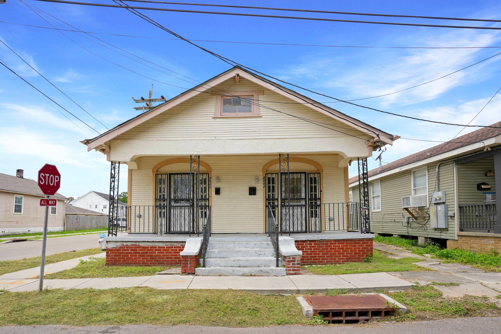 New Orleans Apartment: 2500-02 Music St