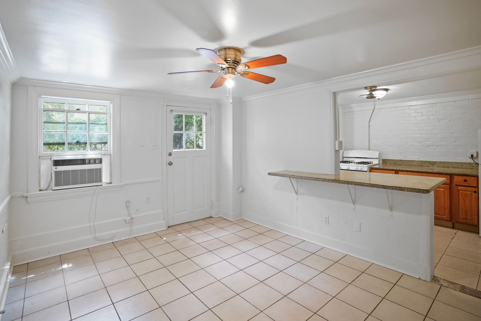 New Orleans Apartment: 1728 Gentilly Blvd
