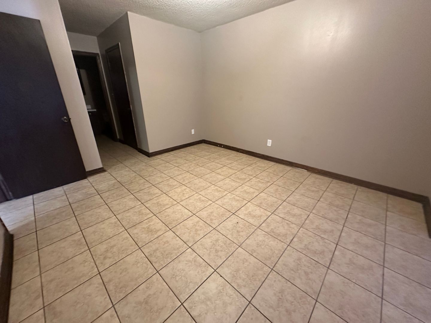 Duson Apartment: 106 Limoges Street