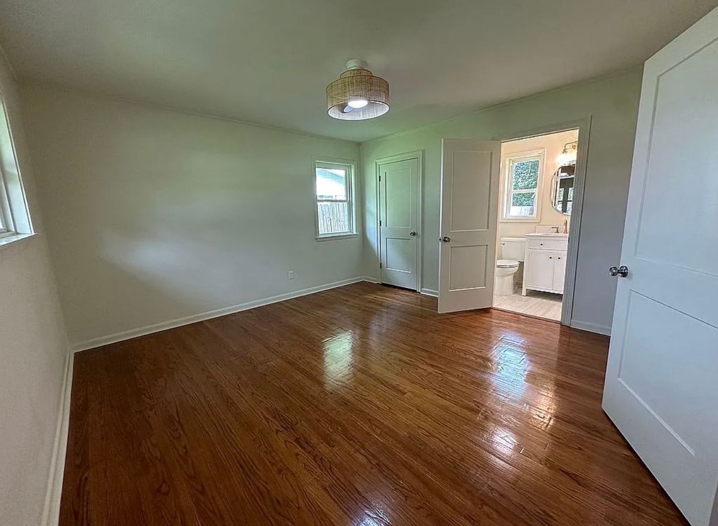 214 Brentwood Blvd 9 of 12