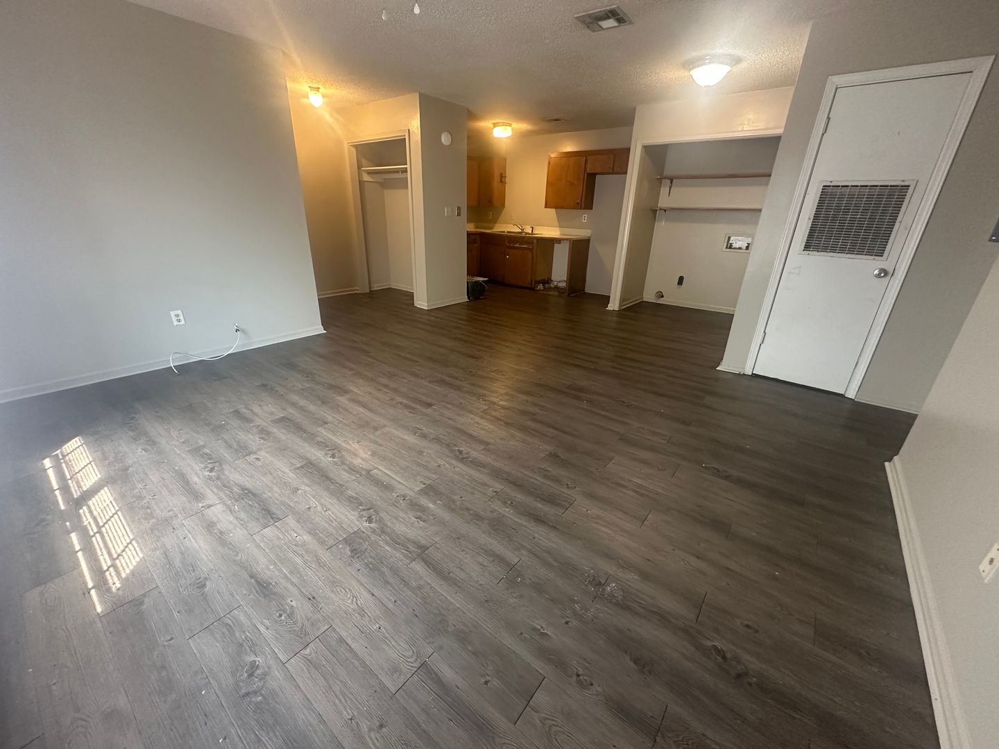 Duson Apartment: 712 Colorado Rd
