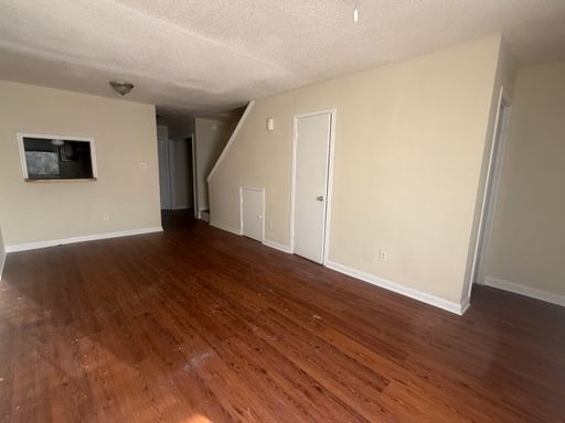 2 BEDROOM TOWNHOME NOW AVAILABLE! – photo 1