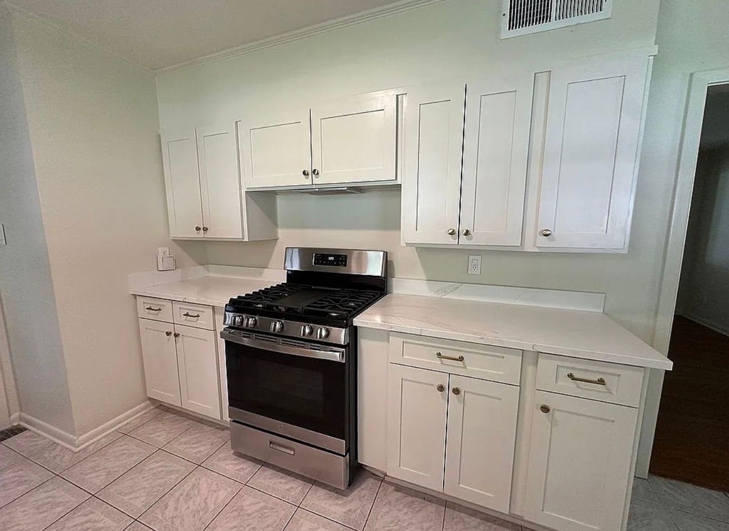 214 Brentwood Blvd 3 of 12