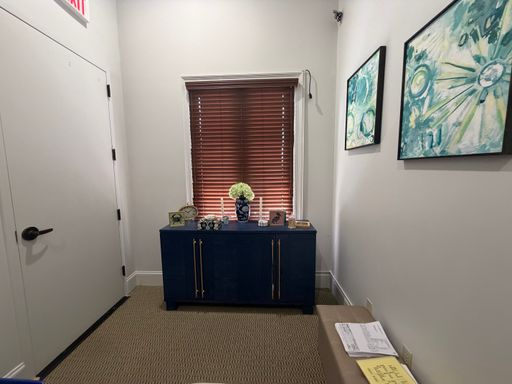 OFFICE SPACE FOR RENT IN RIVER RANCH! – photo 1