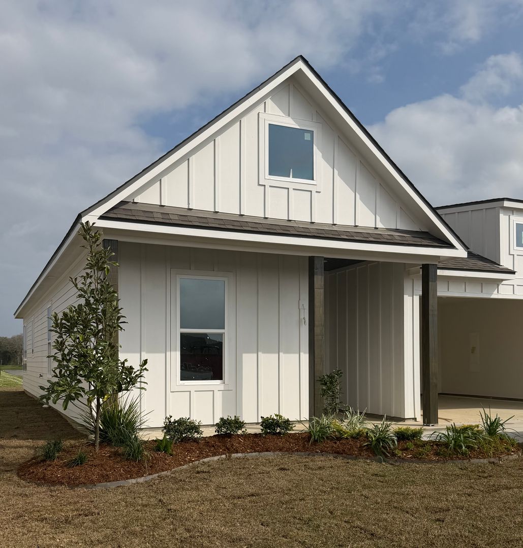 Youngsville House: 200 Highpoint Way