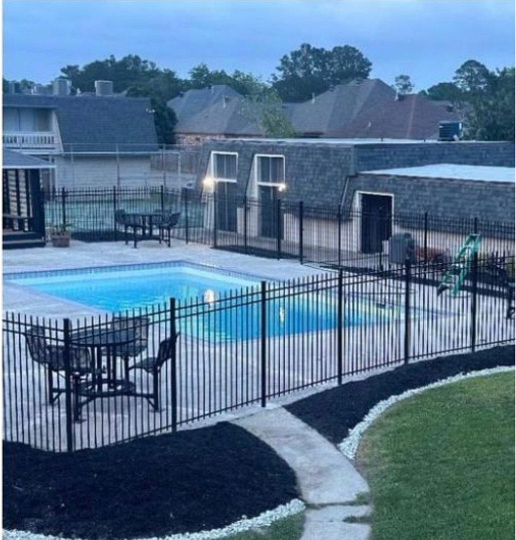 Lafayette House: 326 Guilbeau Road #220