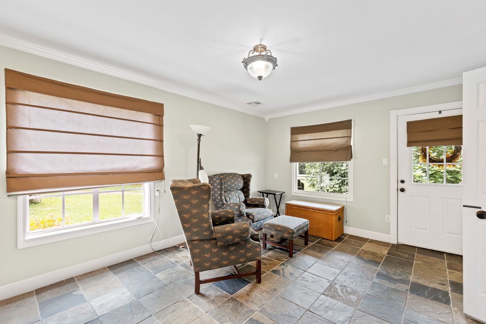 Broussard Apartment: 1026 S Morgan Avenue