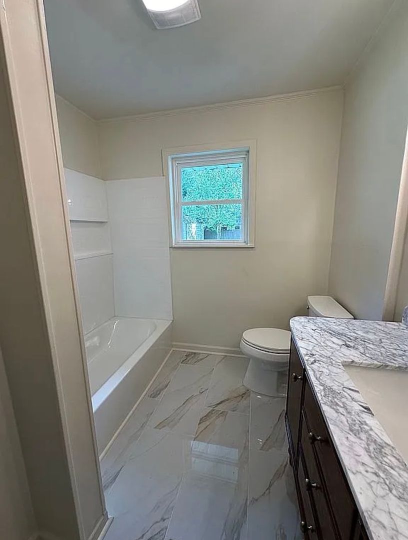 214 Brentwood Blvd 8 of 12