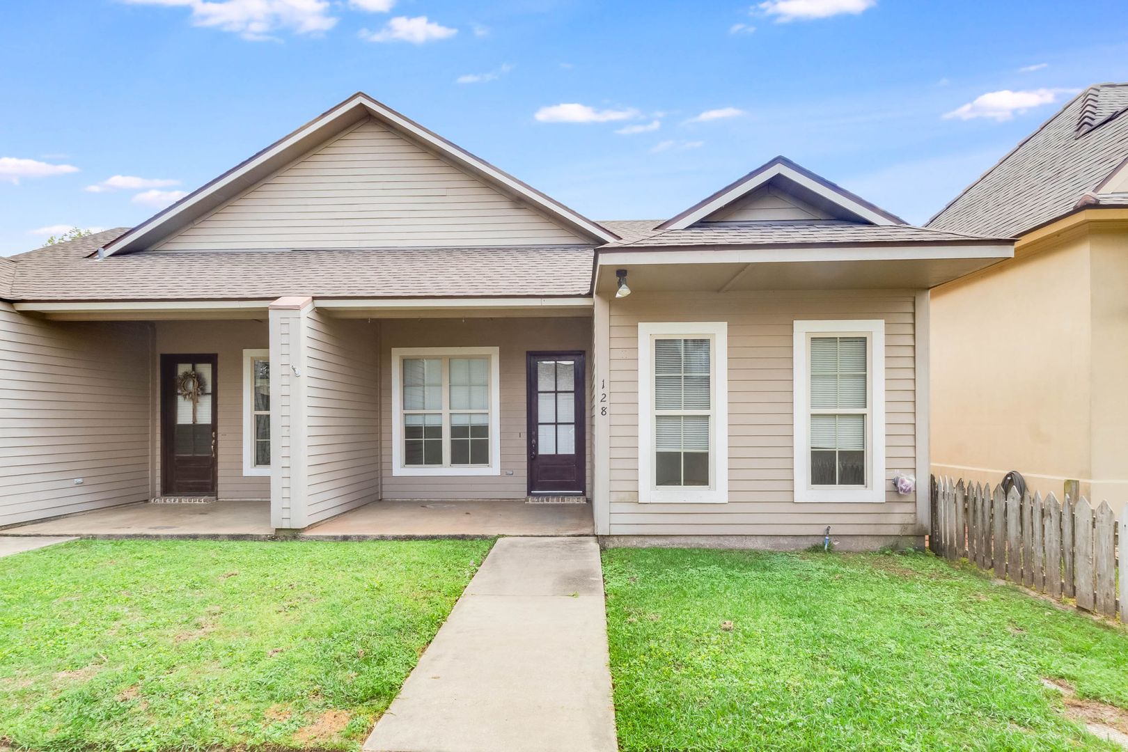 Lafayette House: 128 Brightwood Drive