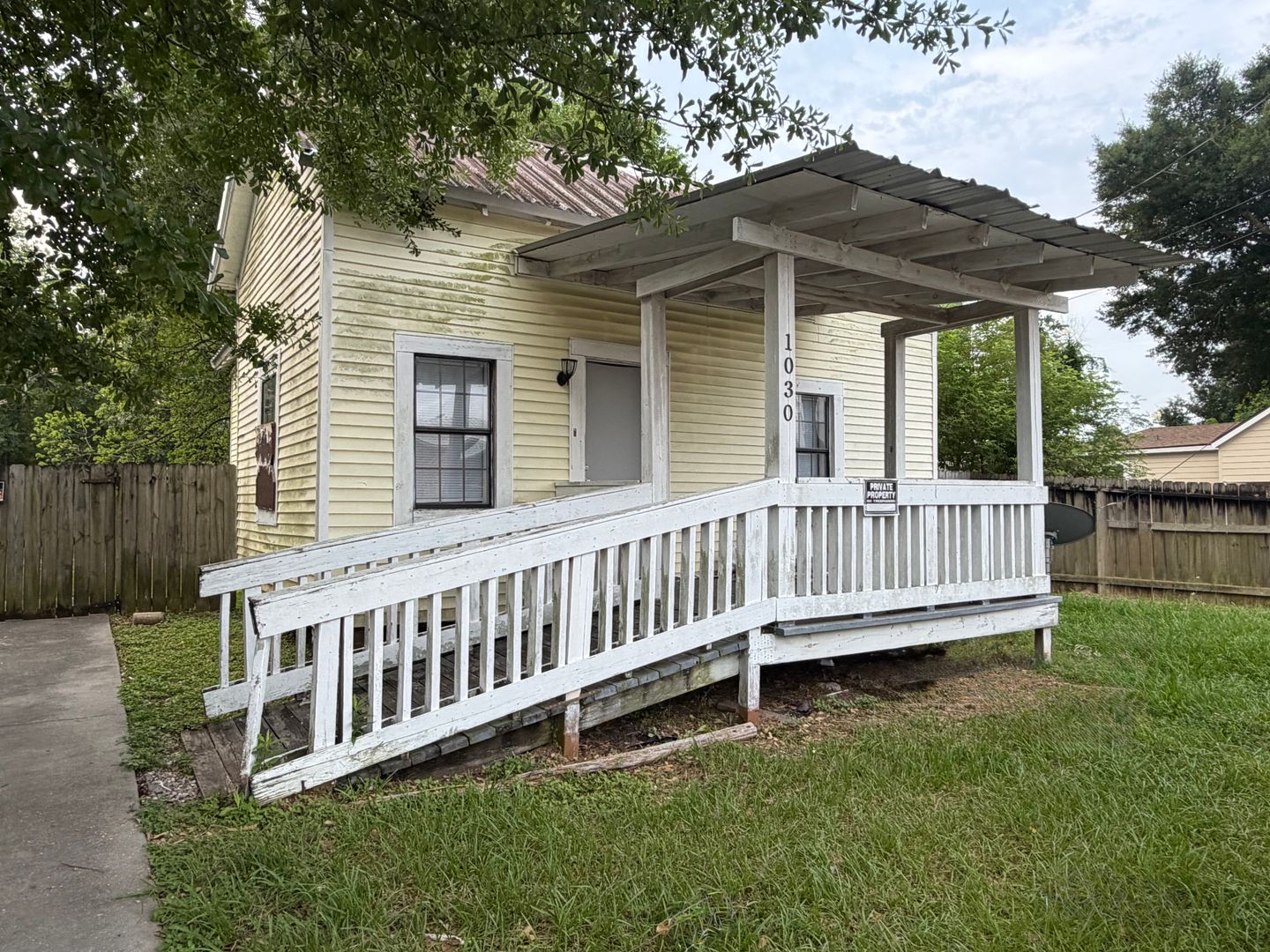 Lafayette House: 1030 9th Street