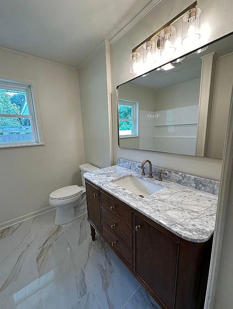 214 Brentwood Blvd 7 of 12