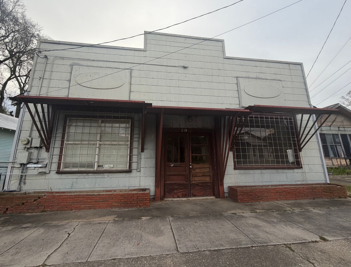 Lafayette House: 219 S Pierce