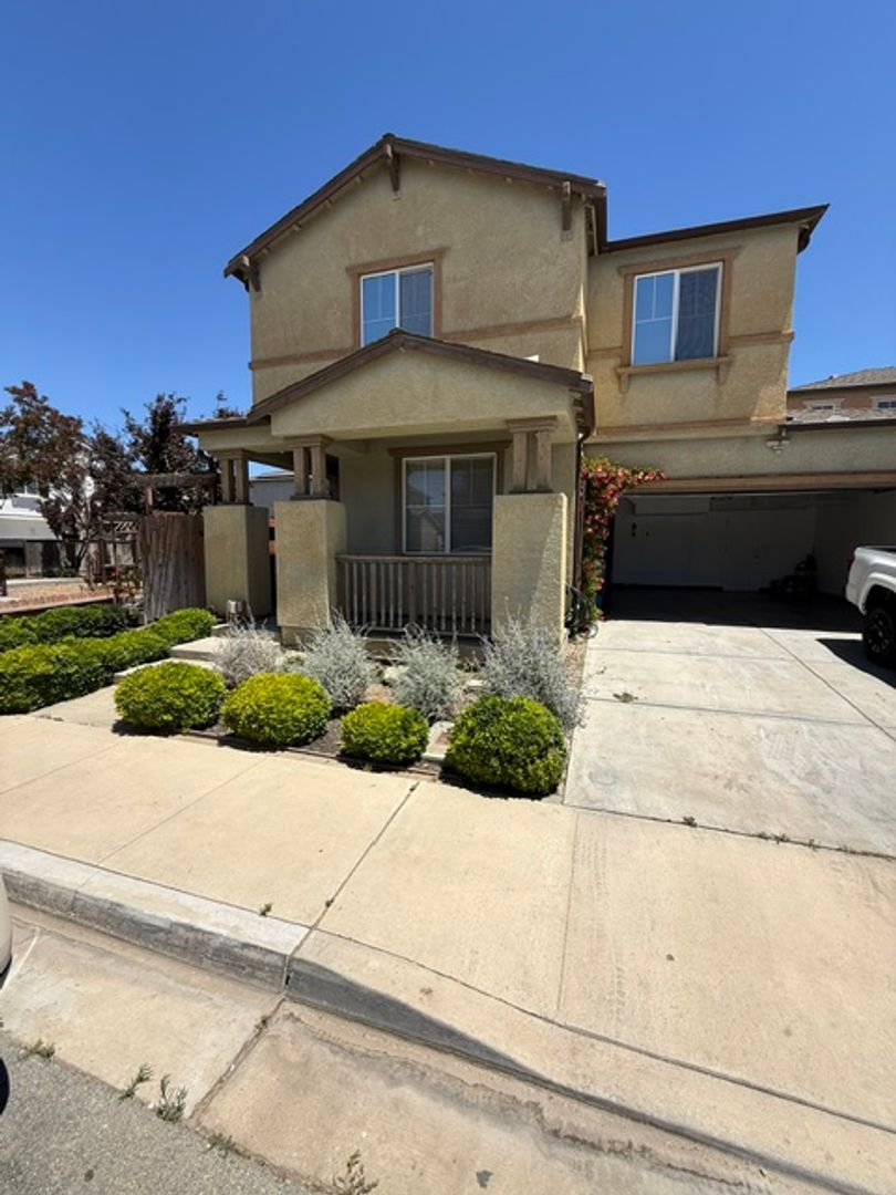 Greenfield House: 380 Barolo Cir.