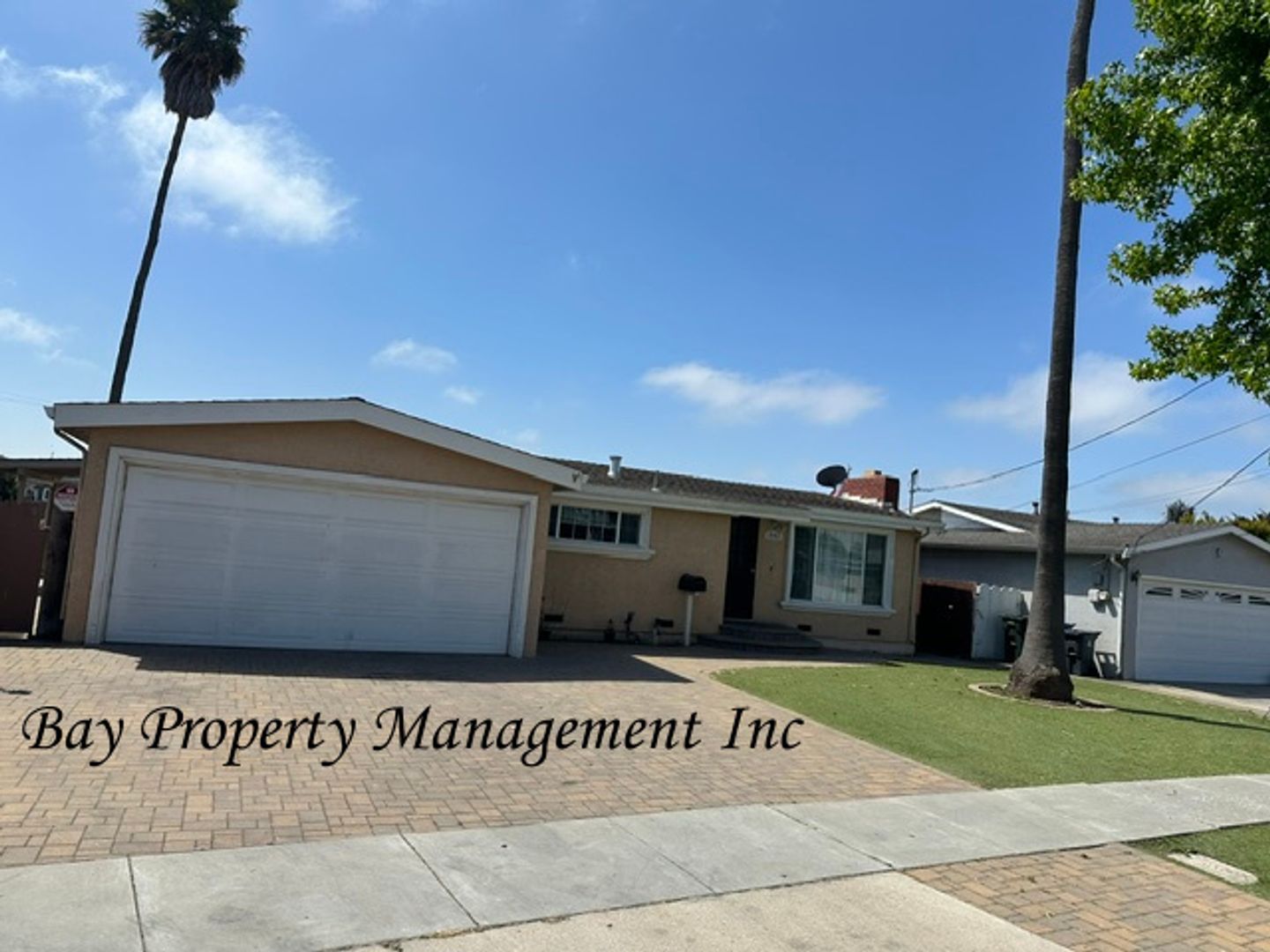 Salinas House: 1243 Summit Dr