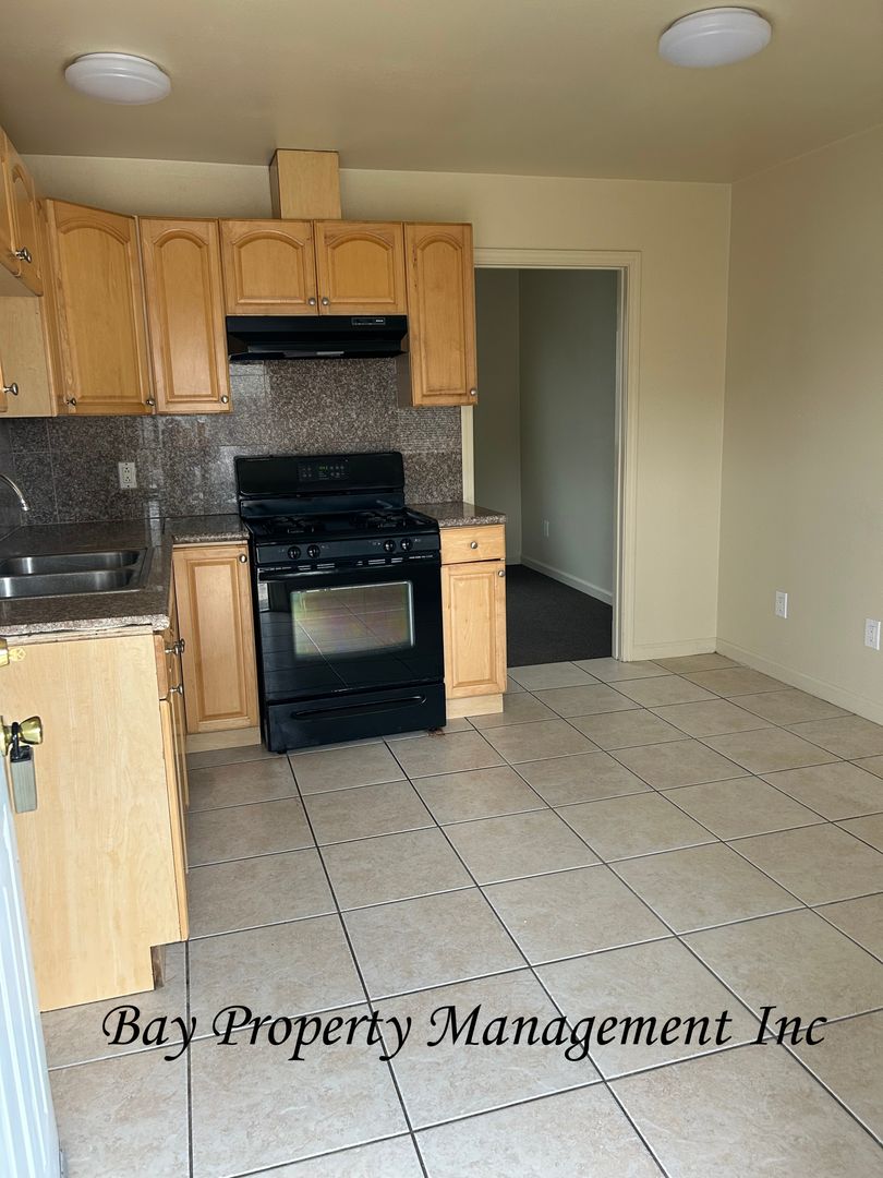 Salinas Apartment: 731 Burke St.