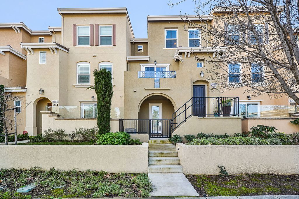 Mountain View House: 411 Chagall Street