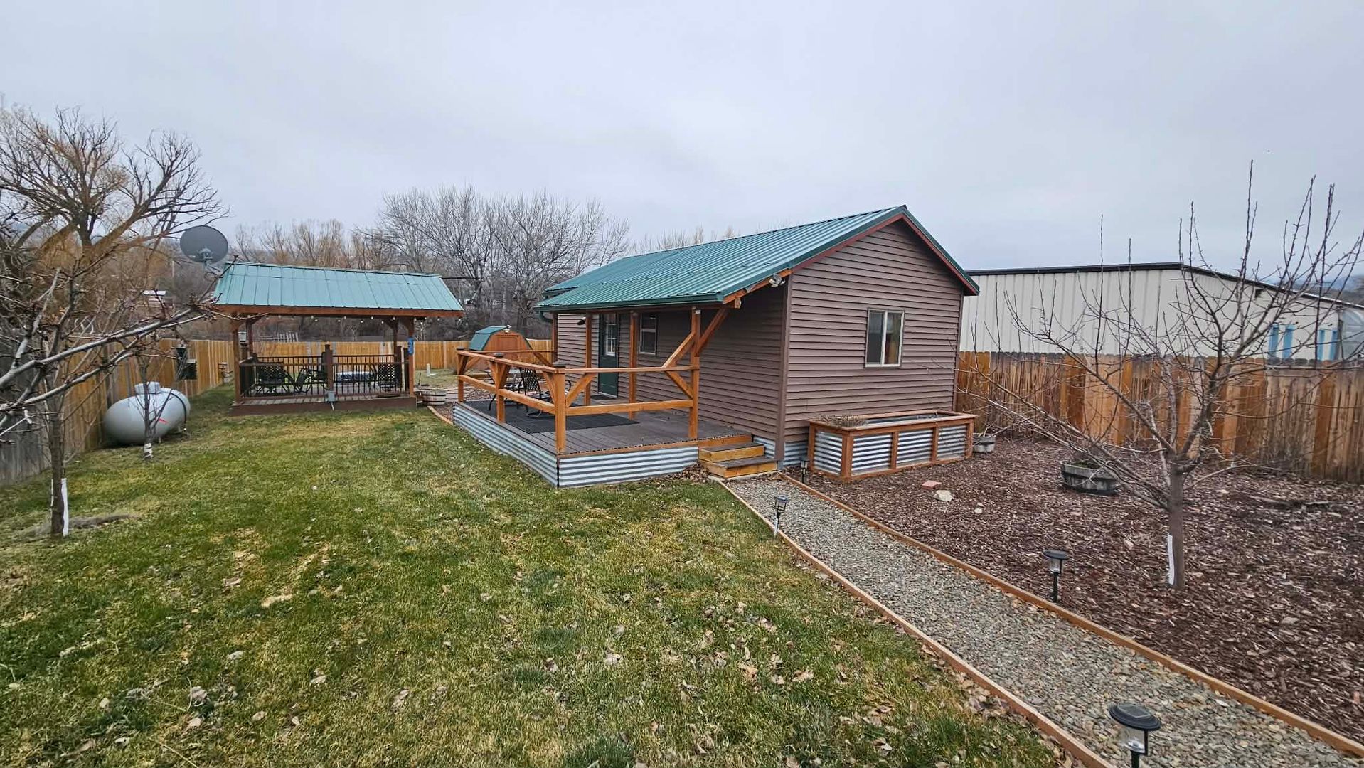 Hot Springs House: 220 1st Ave NE