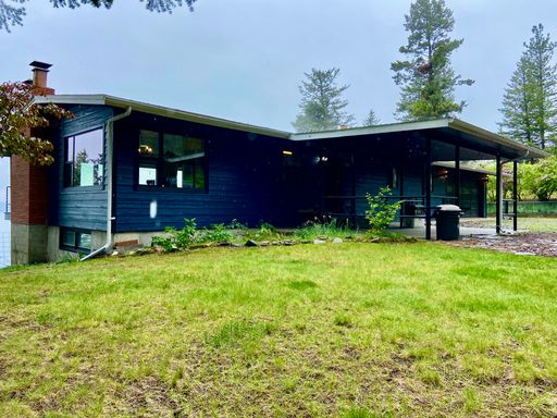 Fisherman's Lookout- Fully Furnished with garage only October 1st - May 31st
