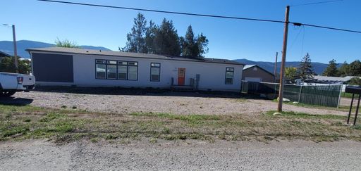 Haakenson - Fully Furnished Lake House with Dock Only available Oct 15th, 2026 until May 15th, 2027