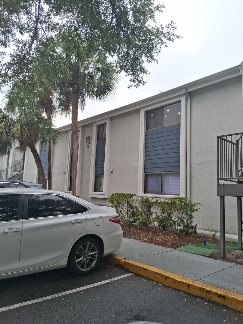 Tampa House: 7603 Timberstone dr
