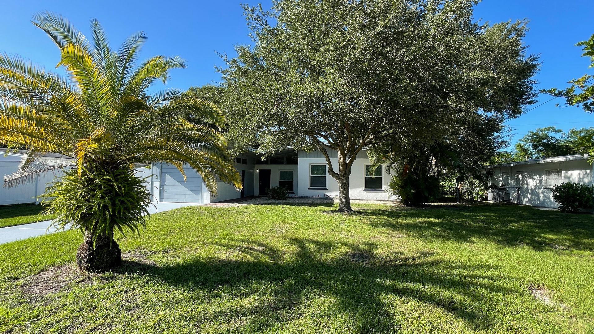 Sarasota House: 2832 Bay Street