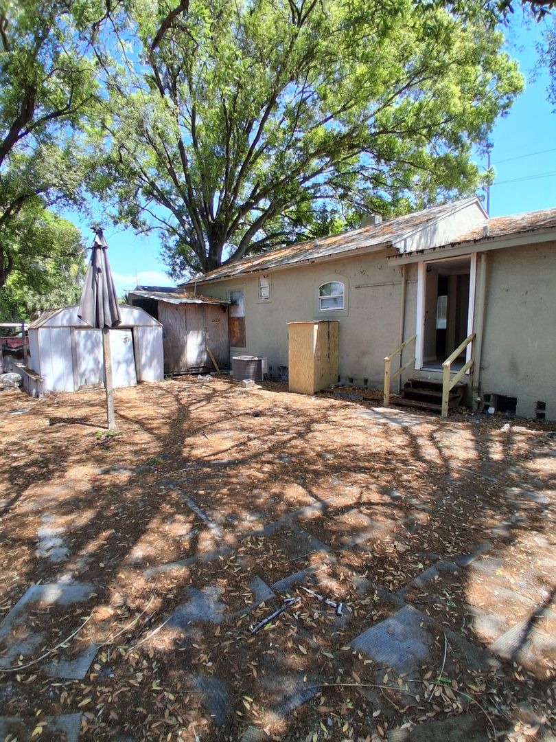 506 n Macdill ave 11 of 12